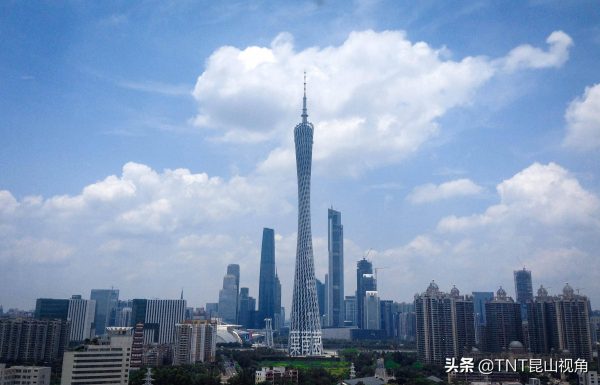 中国房价最贵的十大城市(国内房价最高的10个城市排名)
