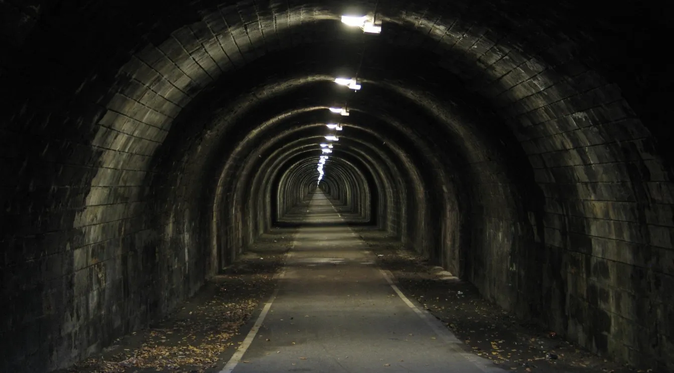 世界上最恐怖的三条隧道(世界上最恐怖的隧道是哪些)