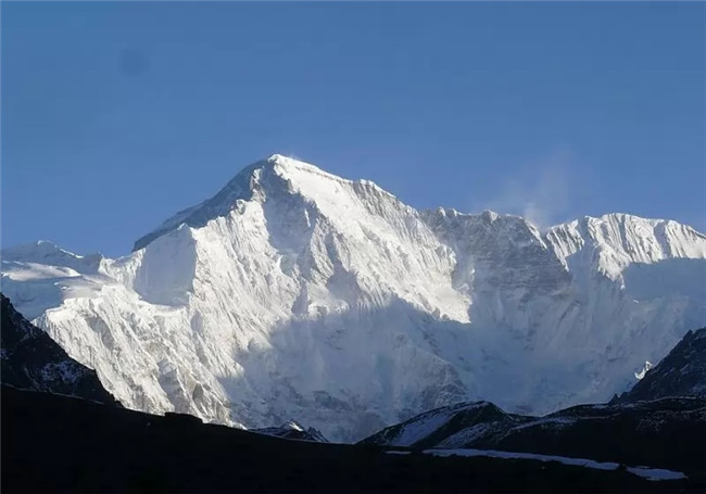 世界上最高的十大山峰(世界最高山峰前十排名)