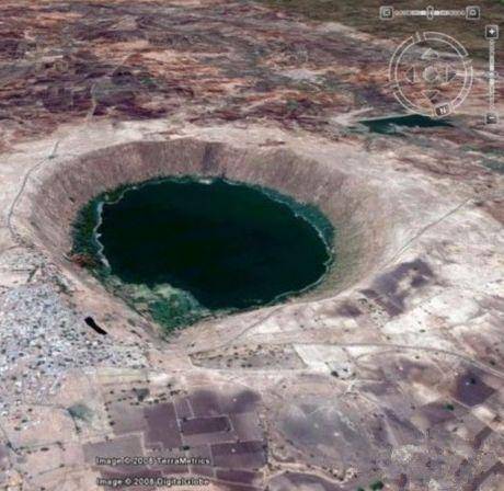 世界著名的十大陨石坑(地球上最大的十个撞击坑)