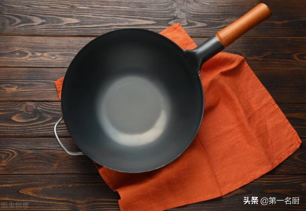 生铁锅和熟铁锅的区别(铁锅分生铁和熟铁差别挺大)