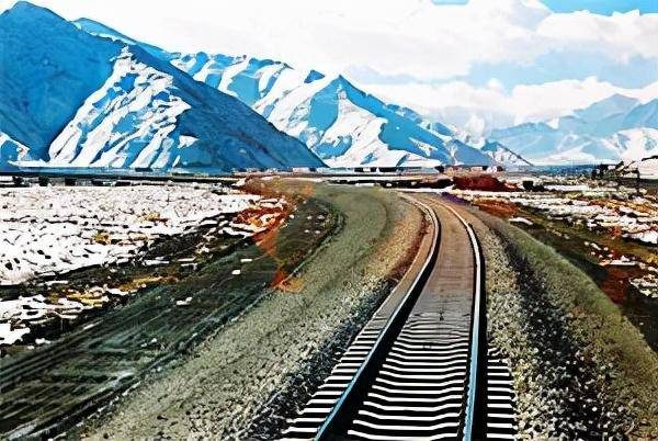 世界上最长的高原铁路(世界上最长的高原铁路叫什么)