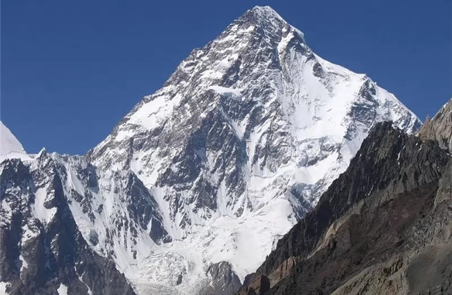 世界上最高的十大山峰(世界最高山峰前十排名)