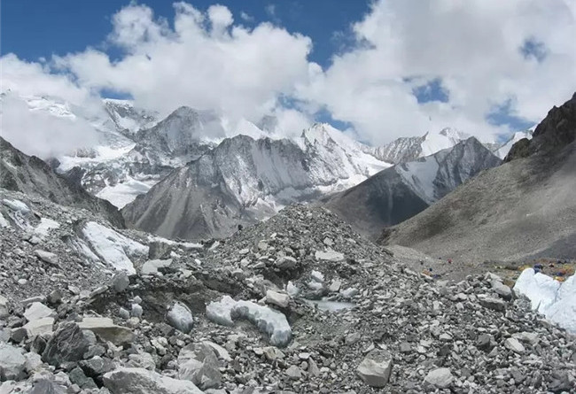 世界上最高的十大山峰(世界最高山峰前十排名)