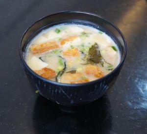 味增汤(日本传统饮食特色汤)