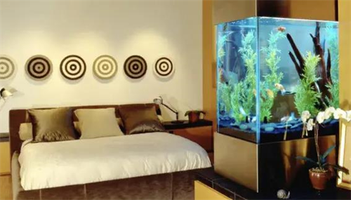 鱼缸放卧室哪个位置风水好 卧室风水鱼缸摆放的正确位置